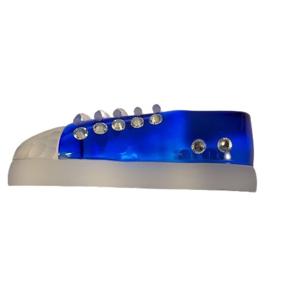 SD Simon Designs Crystal Sneaker FROSTED & Blue Accents Paperweight New In Box - Picture 5 of 13